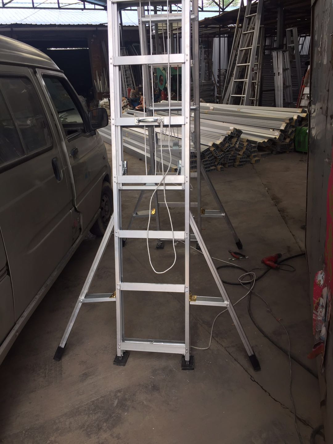 西安鋁合金梯子伸縮梯 西安鋁合金梯子伸縮梯